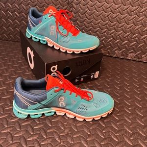 On Cloudflow Women’s Neutral Running Shoe Size: 9 Color: Atlantis/Flame